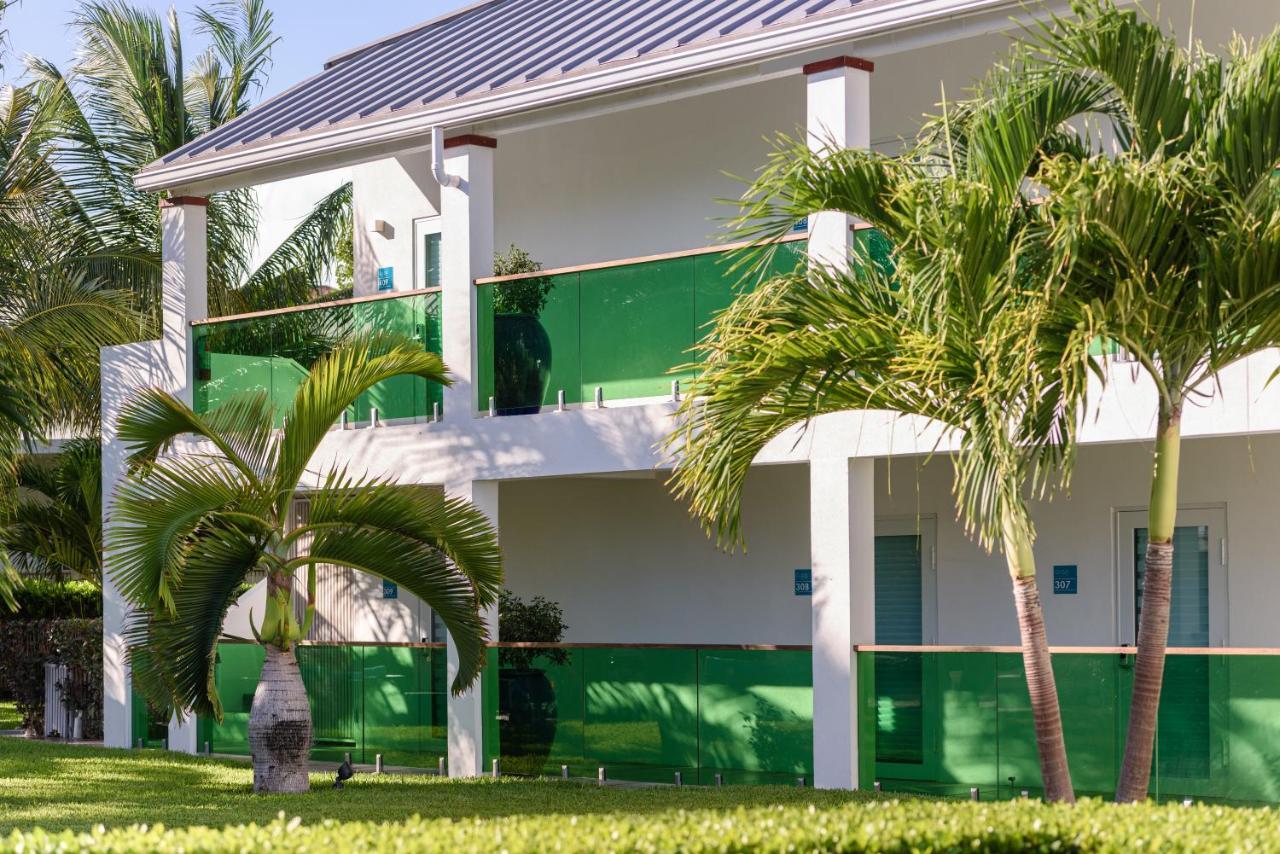 The Oasis At Grace Bay Hotel Exterior photo